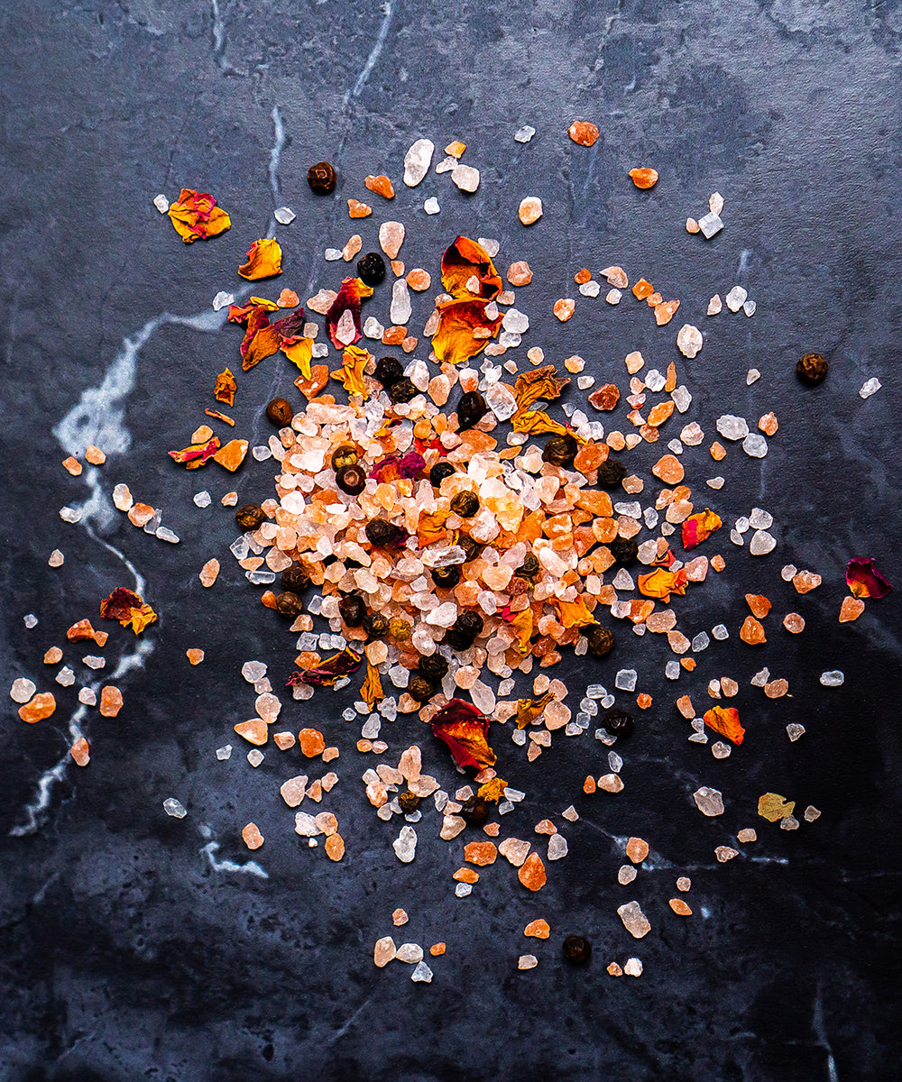 Himalayan salt with rose petals and black pepper